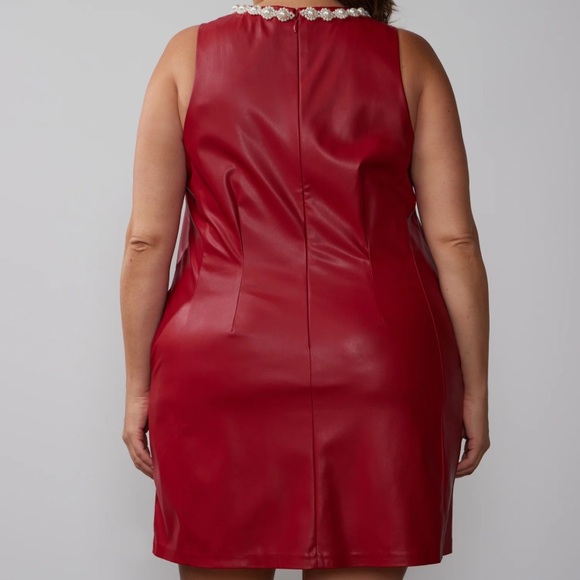 NY&Co Sleeveless Pearl Neck Vegan Leather Mini Dress - Picture 7 of 10